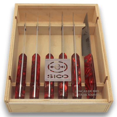 SICO Steakmesser auf gedecktem Tisch